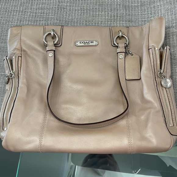 Coach Handbag - Picture 9 of 10